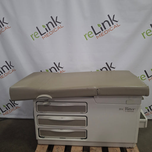 Midmark Midmark 204 Exam Table Exam Chairs / Tables reLink Medical