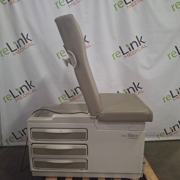 Midmark Midmark 204 Exam Table Exam Chairs / Tables reLink Medical