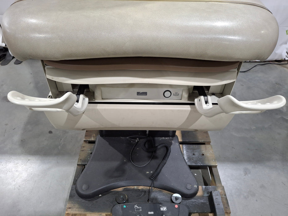 Midmark Midmark 625 Barrier-Free Power Exam Table Exam Chairs / Tables reLink Medical