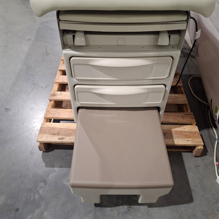 Midmark Midmark 204 Exam Table Exam Chairs / Tables reLink Medical