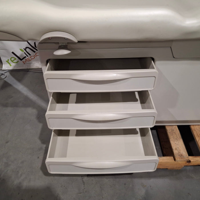 Midmark Midmark 204 Exam Table Exam Chairs / Tables reLink Medical