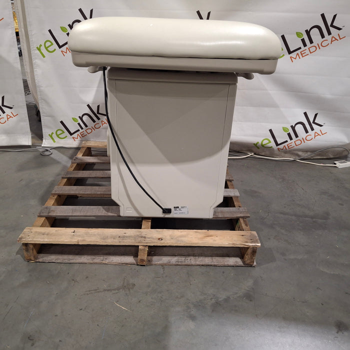 Midmark 204 Exam Table