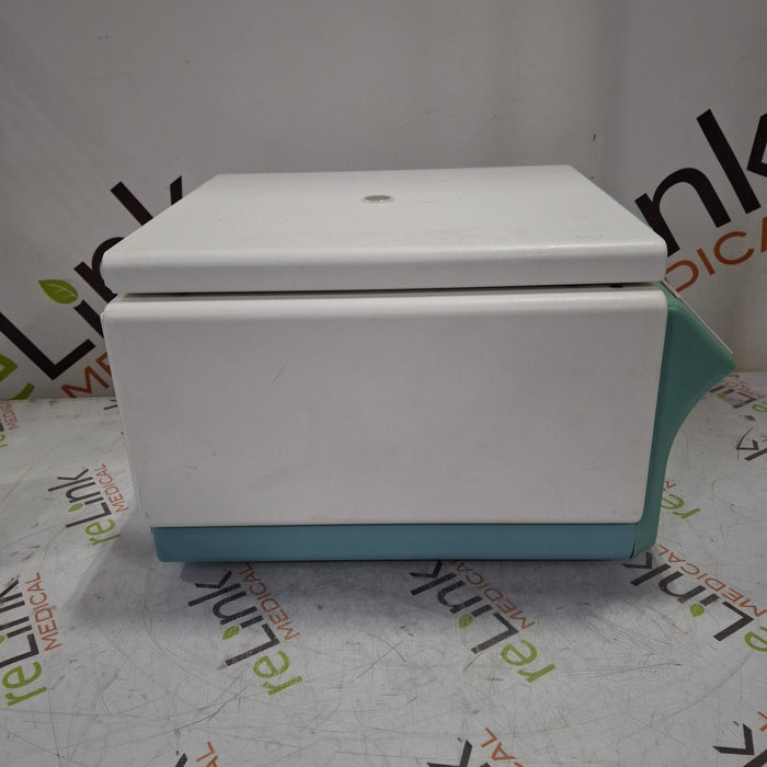 Hettich Hettich Universal 32 Type 1605-01 Zentifugen Benchtop Centrifuge Centrifuges reLink Medical