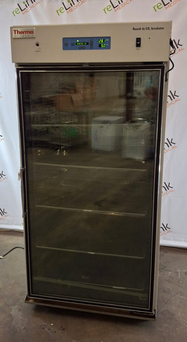 Thermo Scientific 3950 Reach-In CO2 Incubator