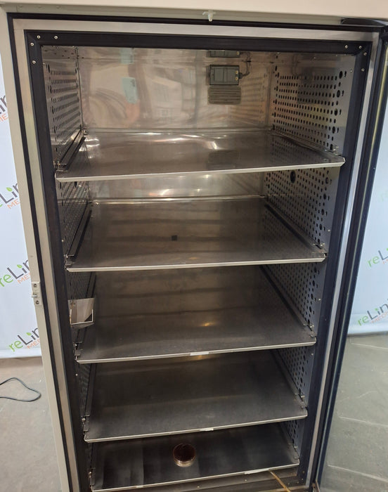 Thermo Scientific 3950 Reach-In CO2 Incubator