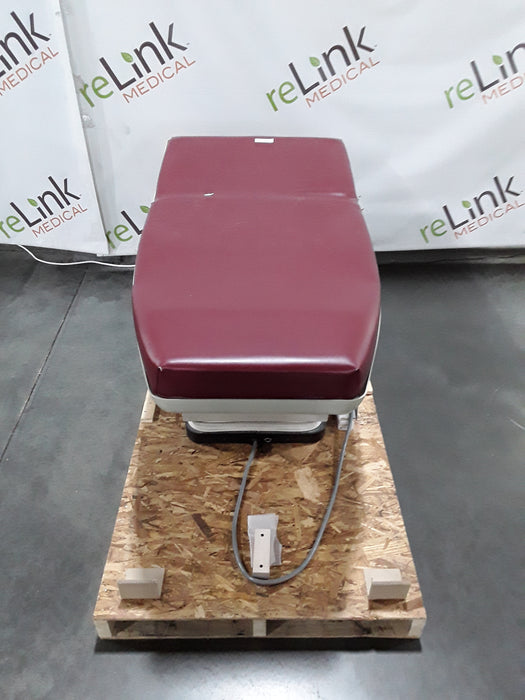 Midmark Midmark 405 Hi-Low Power Exam Table Exam Chairs / Tables reLink Medical
