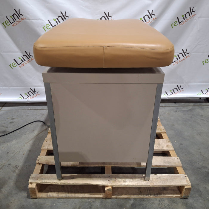 Hamilton Medical Inc Steelcrest Exam Table