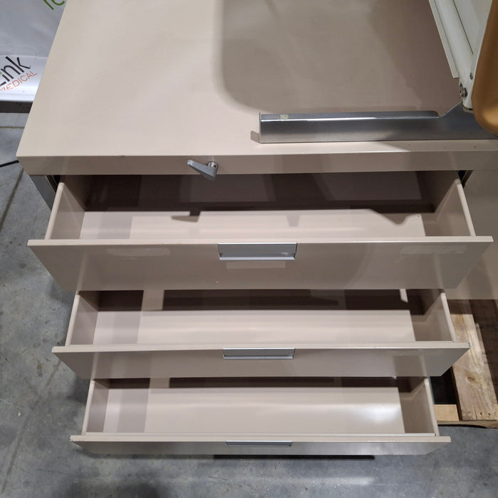 Hamilton Medical Inc Steelcrest Exam Table