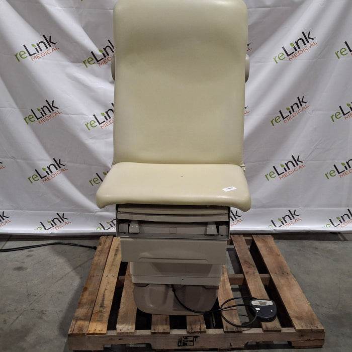 Midmark 222 Procedure Chair