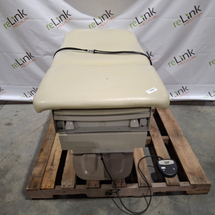 Midmark 222 Procedure Chair