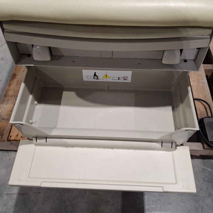 Midmark 222 Procedure Chair