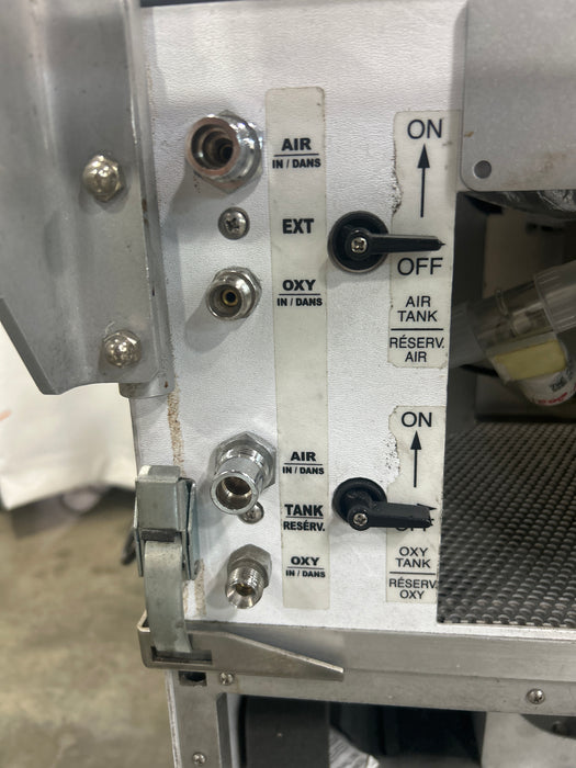 Airborne PulseOx Voyager Transport Incubator