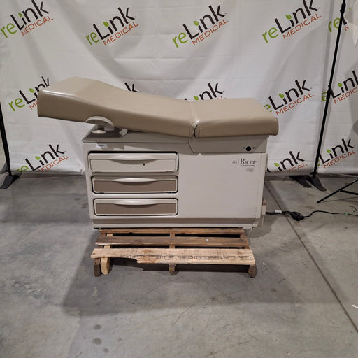 Midmark Midmark 204 Exam Table Exam Chairs / Tables reLink Medical