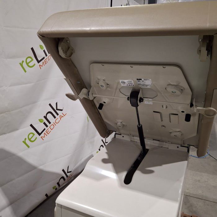 Midmark Midmark 204 Exam Table Exam Chairs / Tables reLink Medical