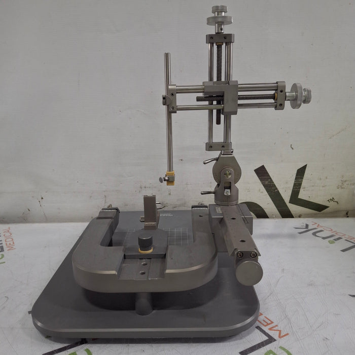 Leica Vernier Stereotaxic Instrument
