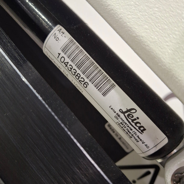 Leica M841 Surgical Microscope