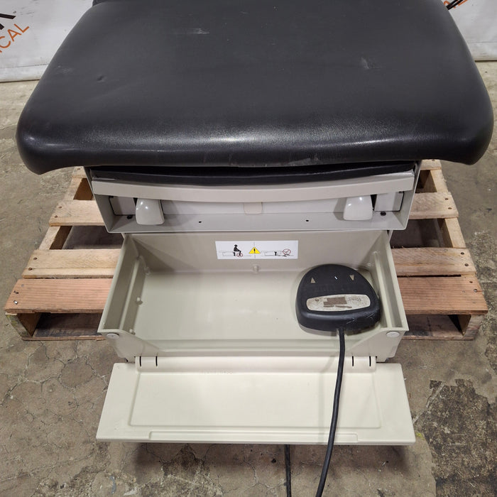 Midmark 222 Procedure Chair