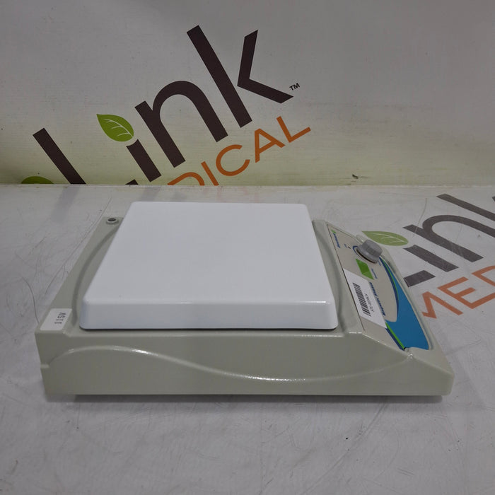 Benchmark Scientific H3770-S Magnetic Stirrer Hotplate
