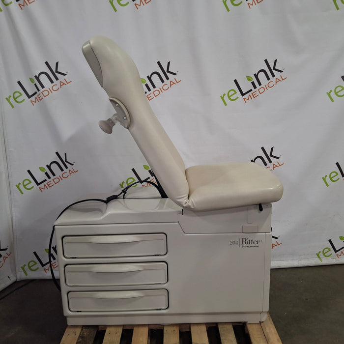 Midmark Midmark 204 Exam Table Exam Chairs / Tables reLink Medical