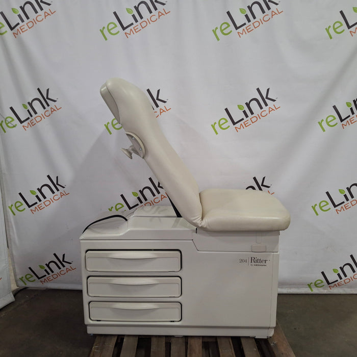 Midmark Midmark 204 Exam Table Exam Chairs / Tables reLink Medical