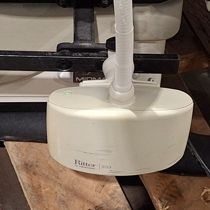 Midmark 647 Podiatry Chair