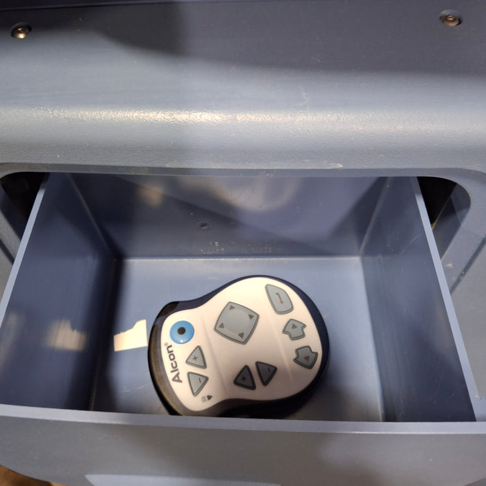 Alcon Laboratories Inc Infiniti w/ Ozil Phacoemulsifier