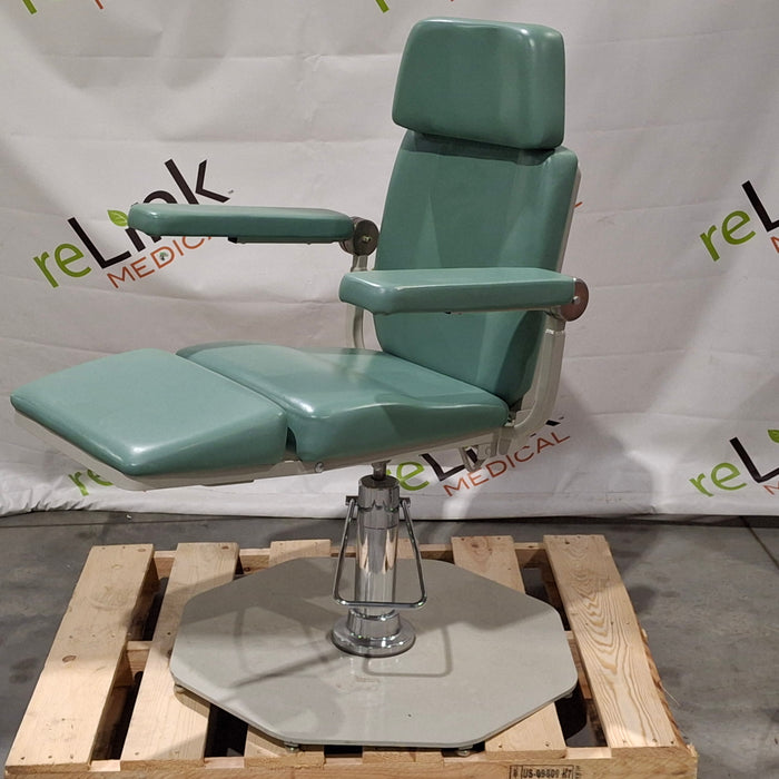 UMF Medical 8612 Exam Table