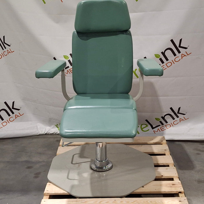 UMF Medical 8612 Exam Table