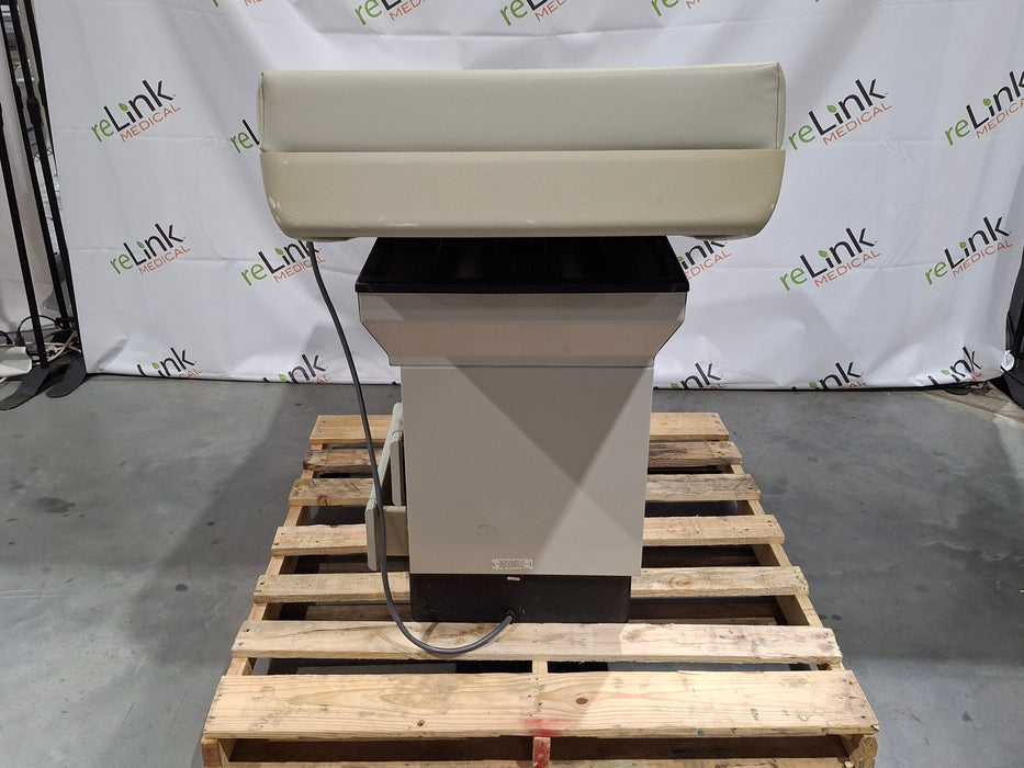 Midmark 404 Exam Table