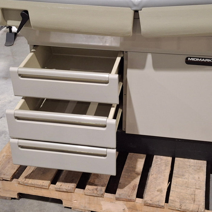 Midmark 404 Exam Table