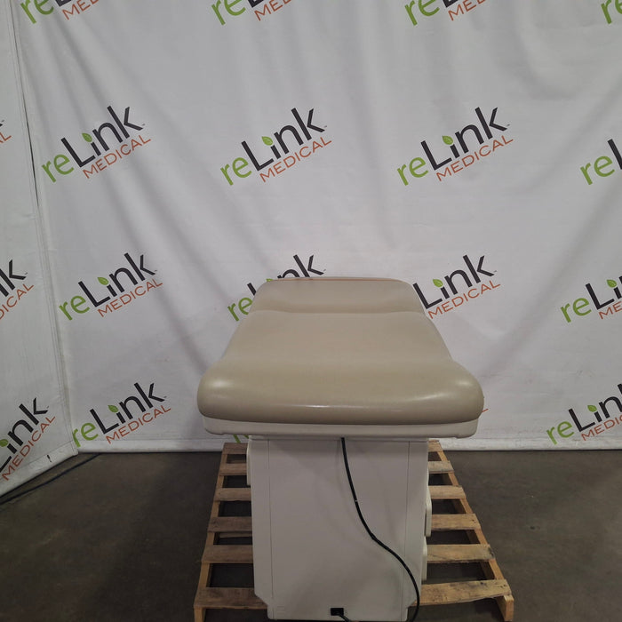 Midmark 204 Exam Table