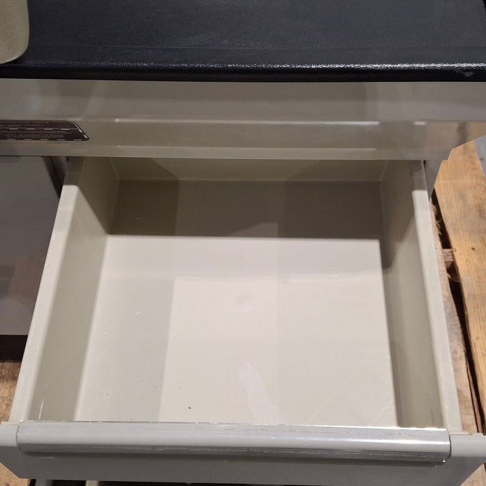 Midmark 404 Exam Table