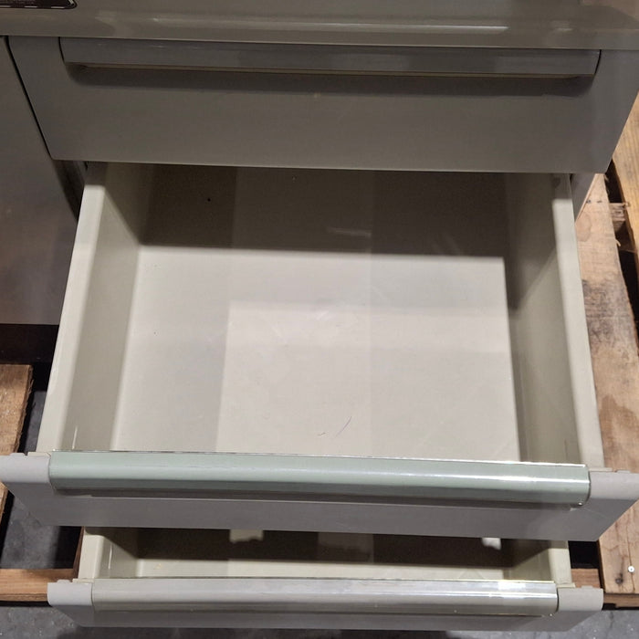 Midmark 404 Exam Table