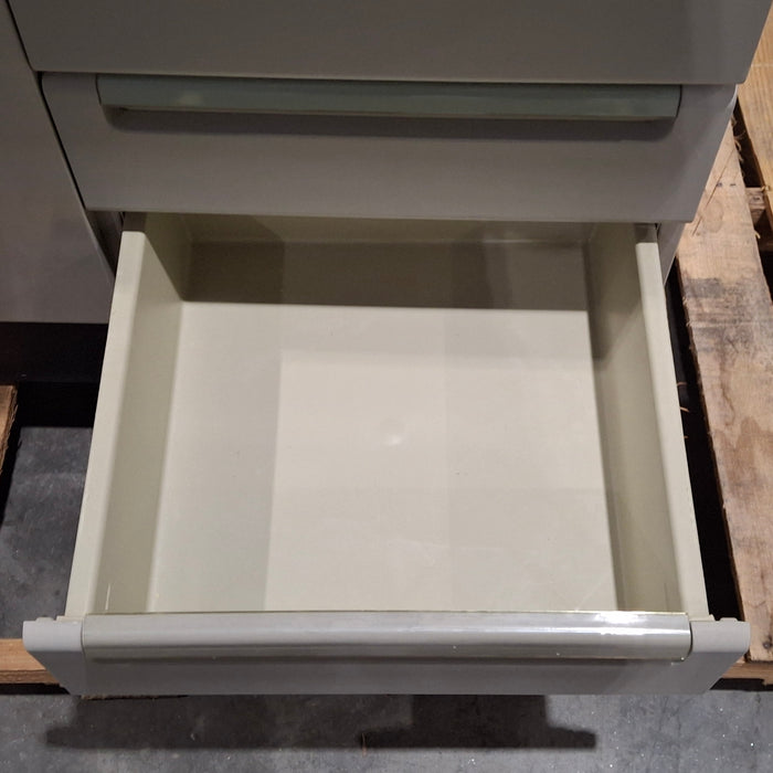 Midmark 404 Exam Table