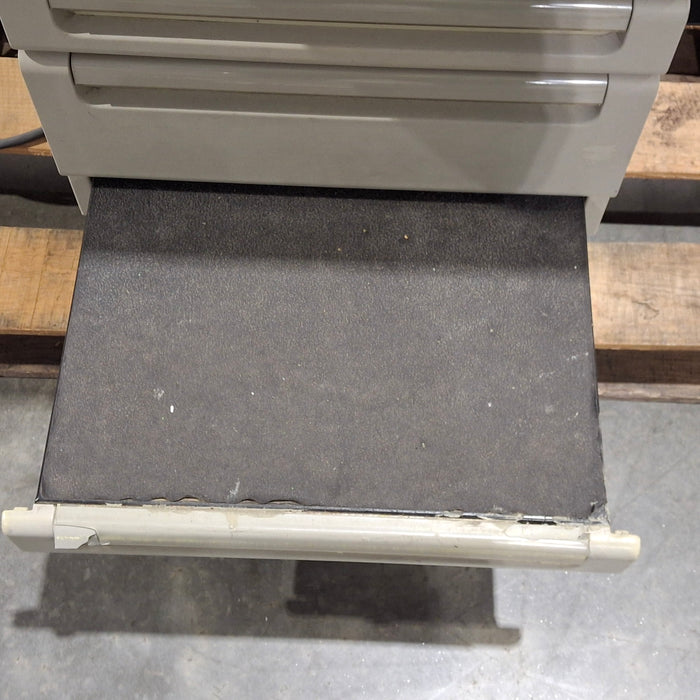 Midmark 404 Exam Table