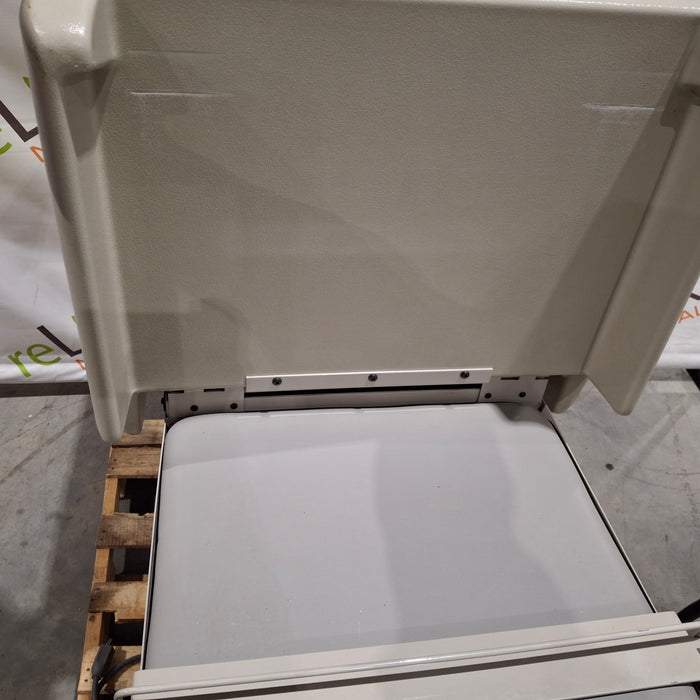 Midmark 404 Exam Table