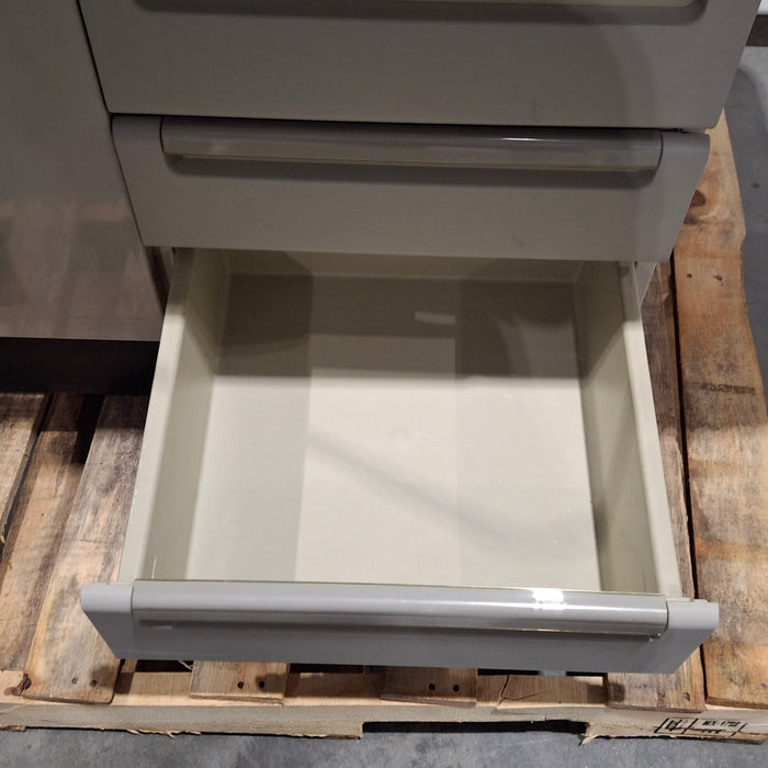 Midmark 404 Exam Table