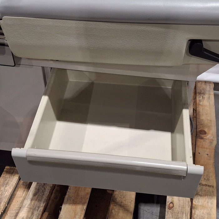 Midmark 404 Exam Table
