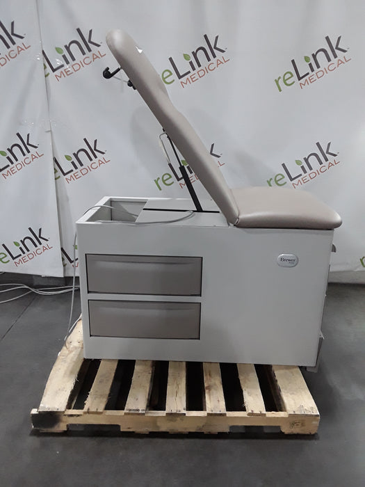 Brewer 5000 Access Exam Table