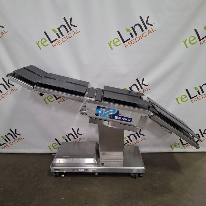 Skytron 3501B Surgical Table