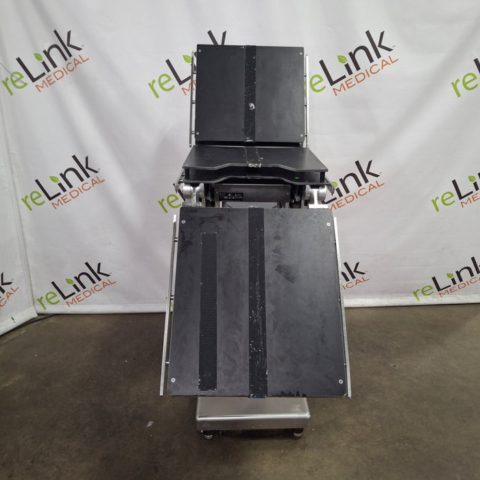 Skytron 3501B Surgical Table
