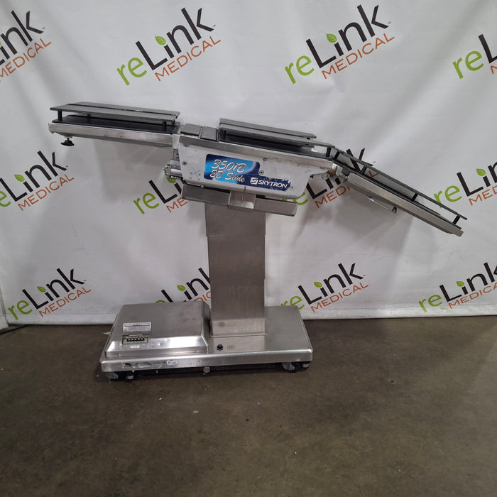 Skytron 3501B Surgical Table