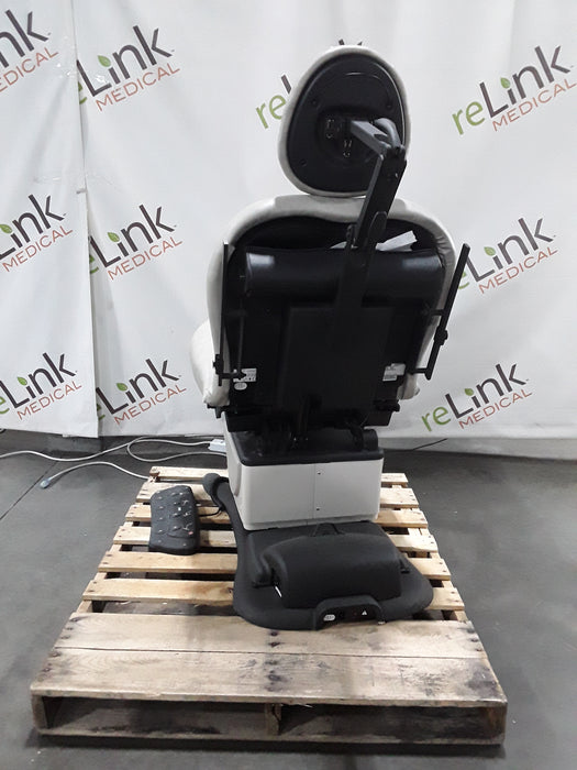 Midmark 630 Procedure Chair
