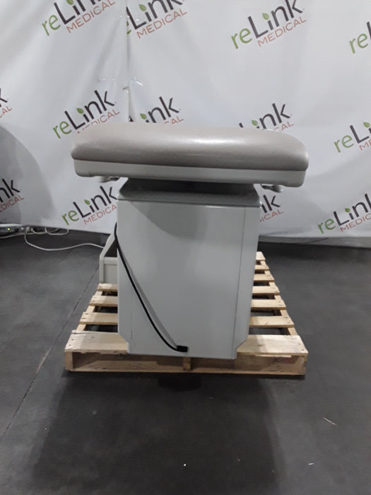 Midmark 204 Exam Table