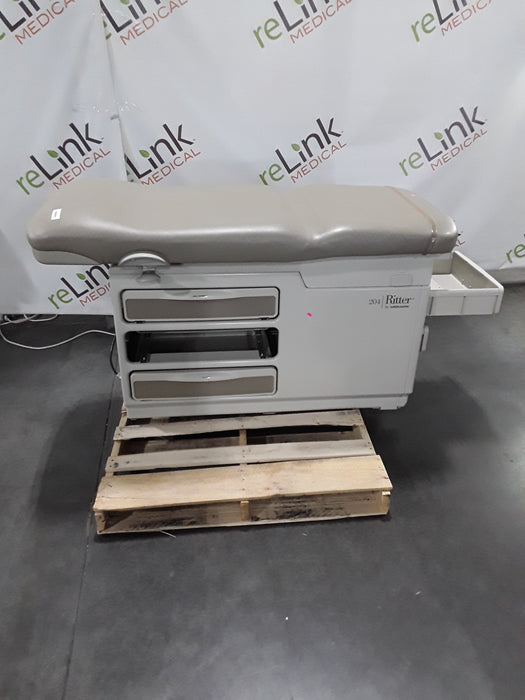 Midmark 204 Exam Table