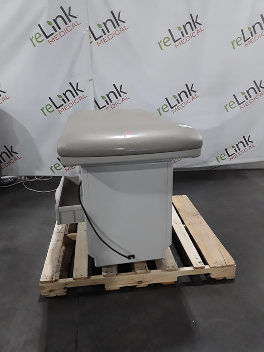 Midmark 204 Exam Table