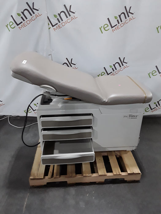 Midmark 204 Exam Table