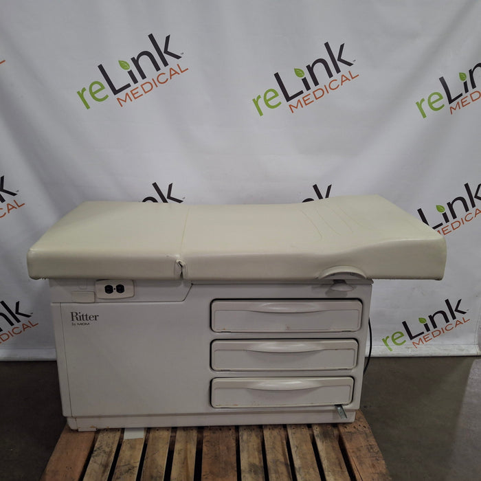 Midmark 204 Exam Table