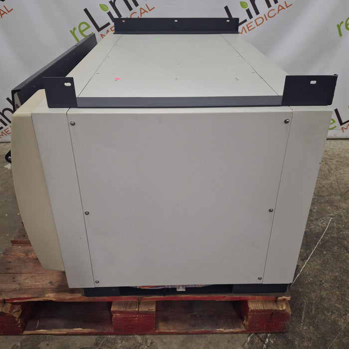 New Brunswick Scientific INNOVA 4400 Incubator Shaker