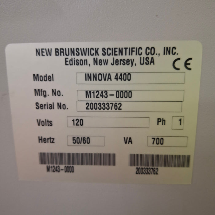 New Brunswick Scientific INNOVA 4400 Incubator Shaker